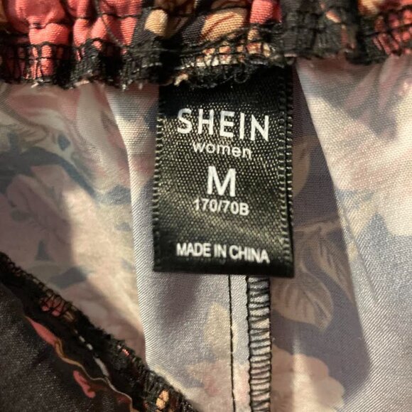 Rose shorts Med - Picture 4 of 5